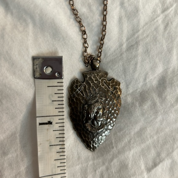 Vintage Indian Arrowhead Pendant on a 925 Sterling Chain - Picture 4 of 8